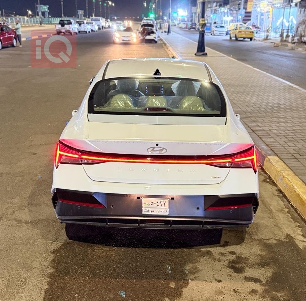 هیوندای ئەلەنترا